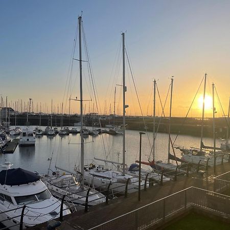 Appartamento Harbour Bliss Ardrossan Esterno foto