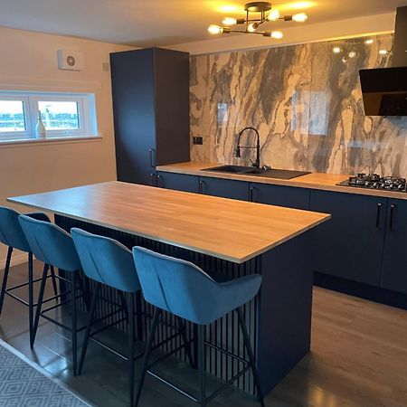 Appartamento Harbour Bliss Ardrossan Esterno foto