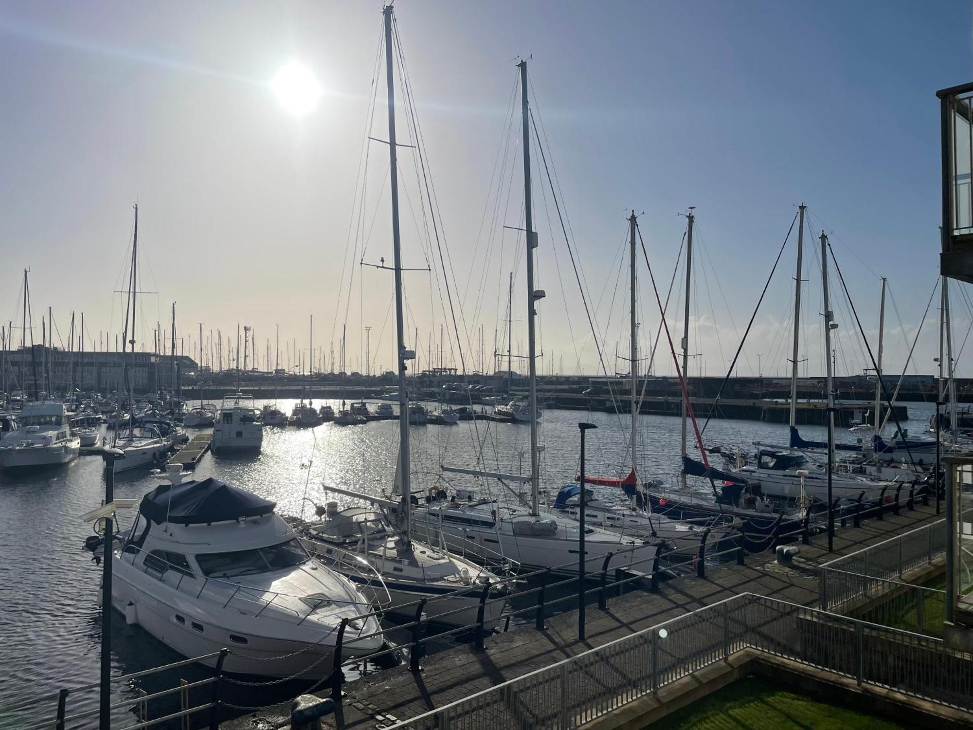 Appartamento Harbour Bliss Ardrossan Esterno foto